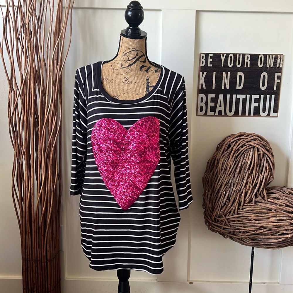 Dawlface Black and White Striped Tunic W/Pink Sequined Heart NWOT